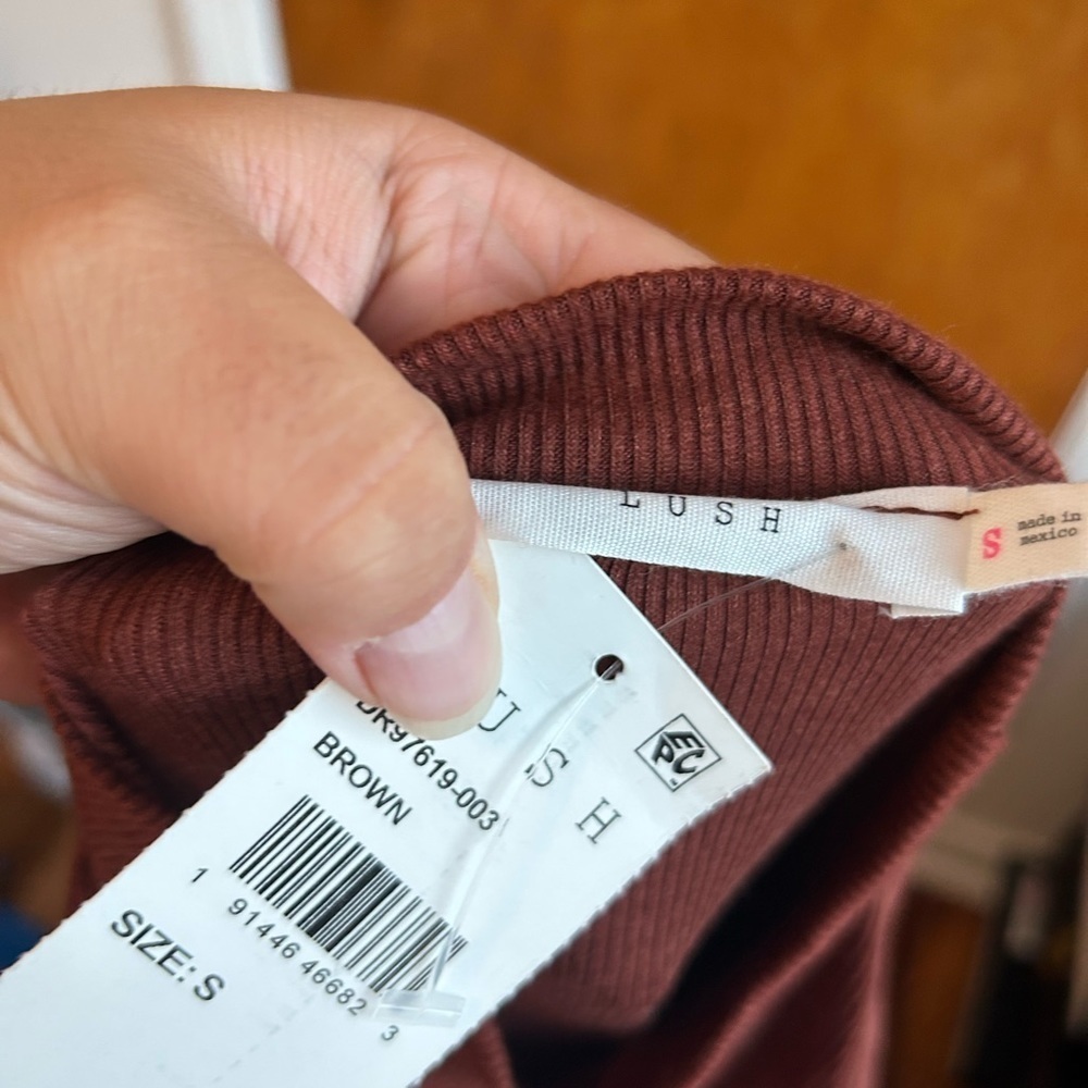 NWT LUSH LONG SLEEVE RIBBED DRESS - Picture 5 of 5